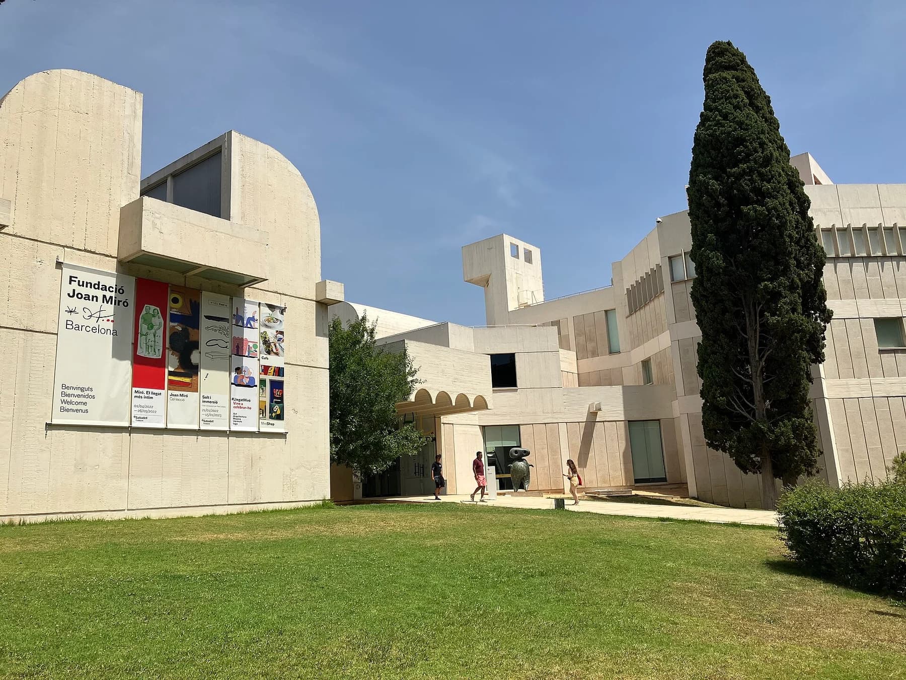 Entrada de la Fundació Joan Miró el juny de 2022