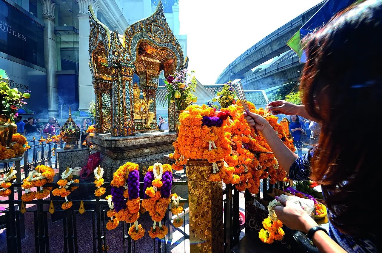 ภาพบันทึกของ ศาลท้าวมหาพรหม โรงแรมเอราวัณ
