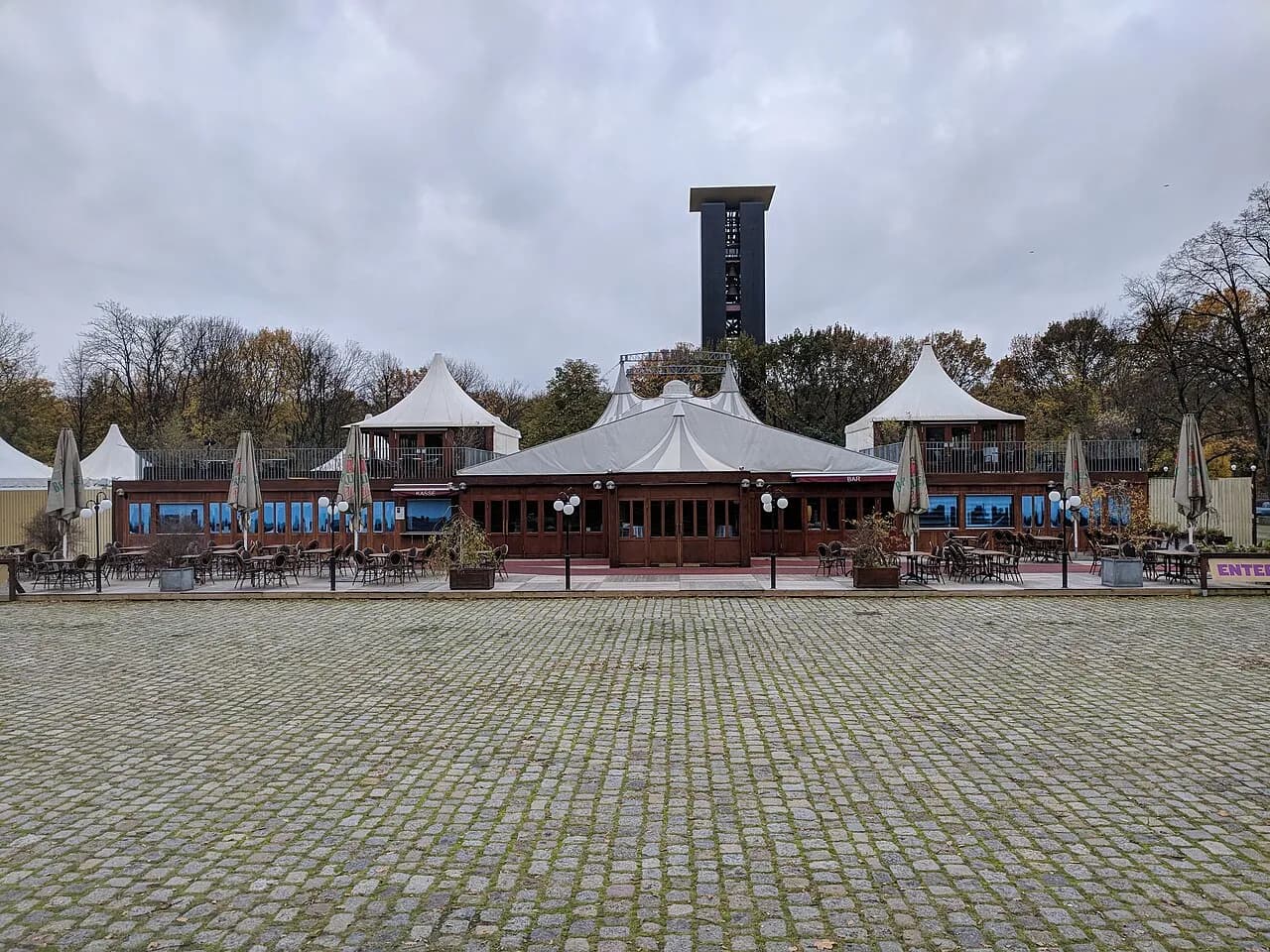 Archivaufnahme: Tipi am Kanzleramt