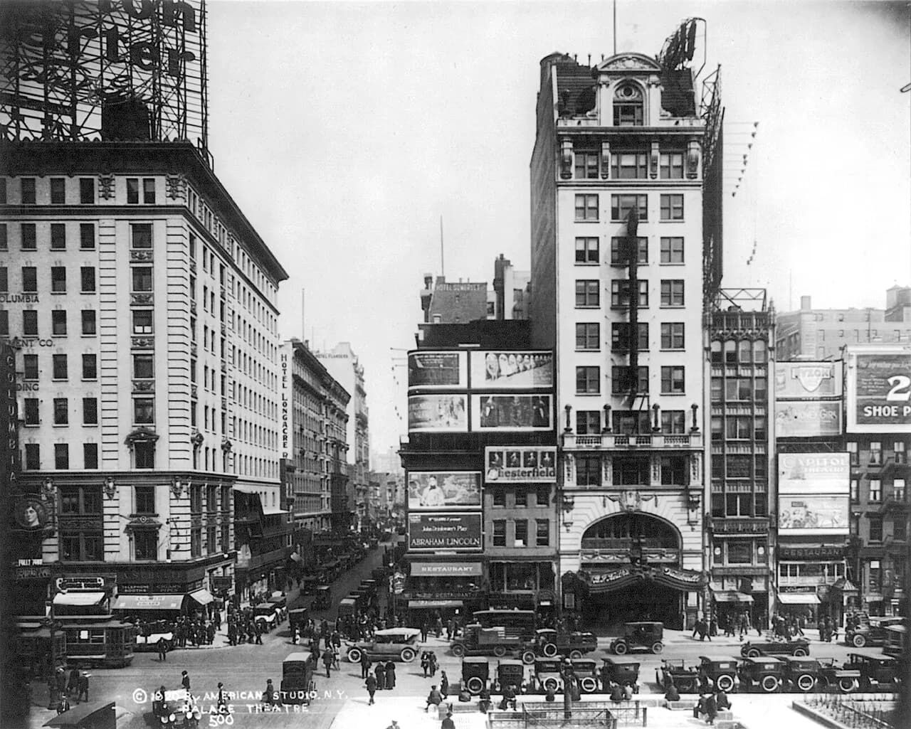 Archival photograph of Palace Theatre, New York (1920)