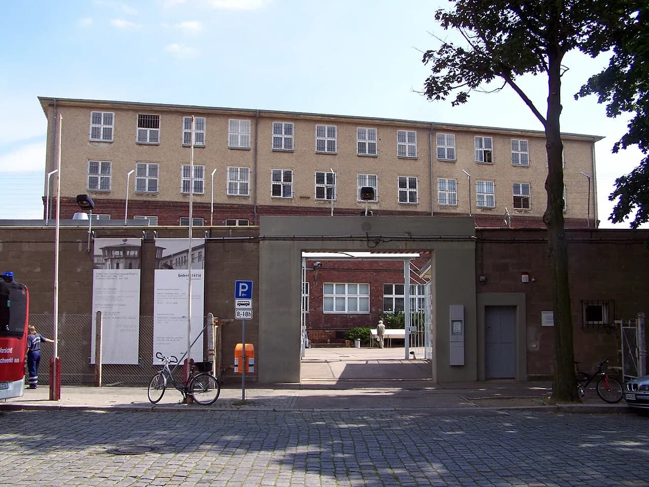Archival photograph of Gedenkstätte Berlin-Hohenschönhausen, Berlin (2008)