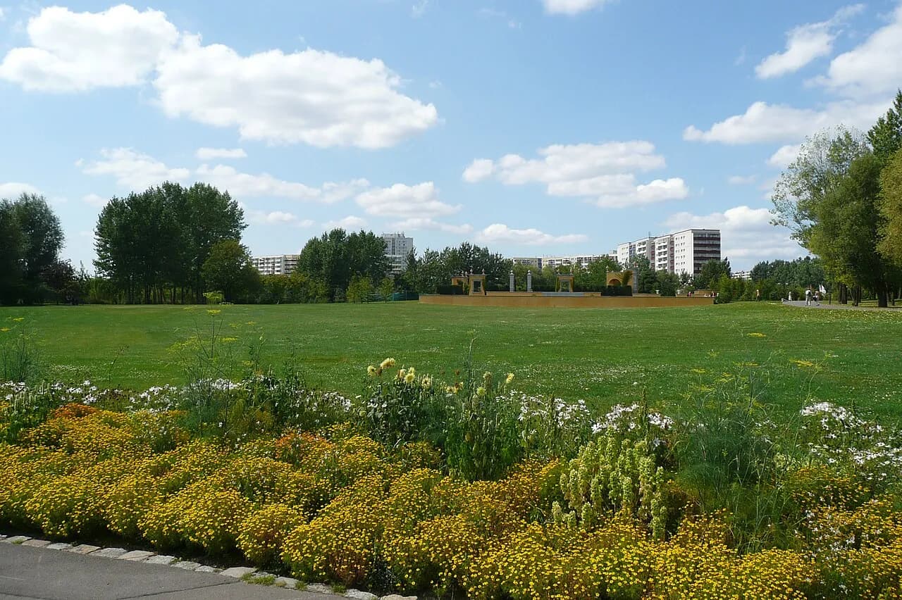 Archival photograph of Gärten der Welt, Berlin (2008)