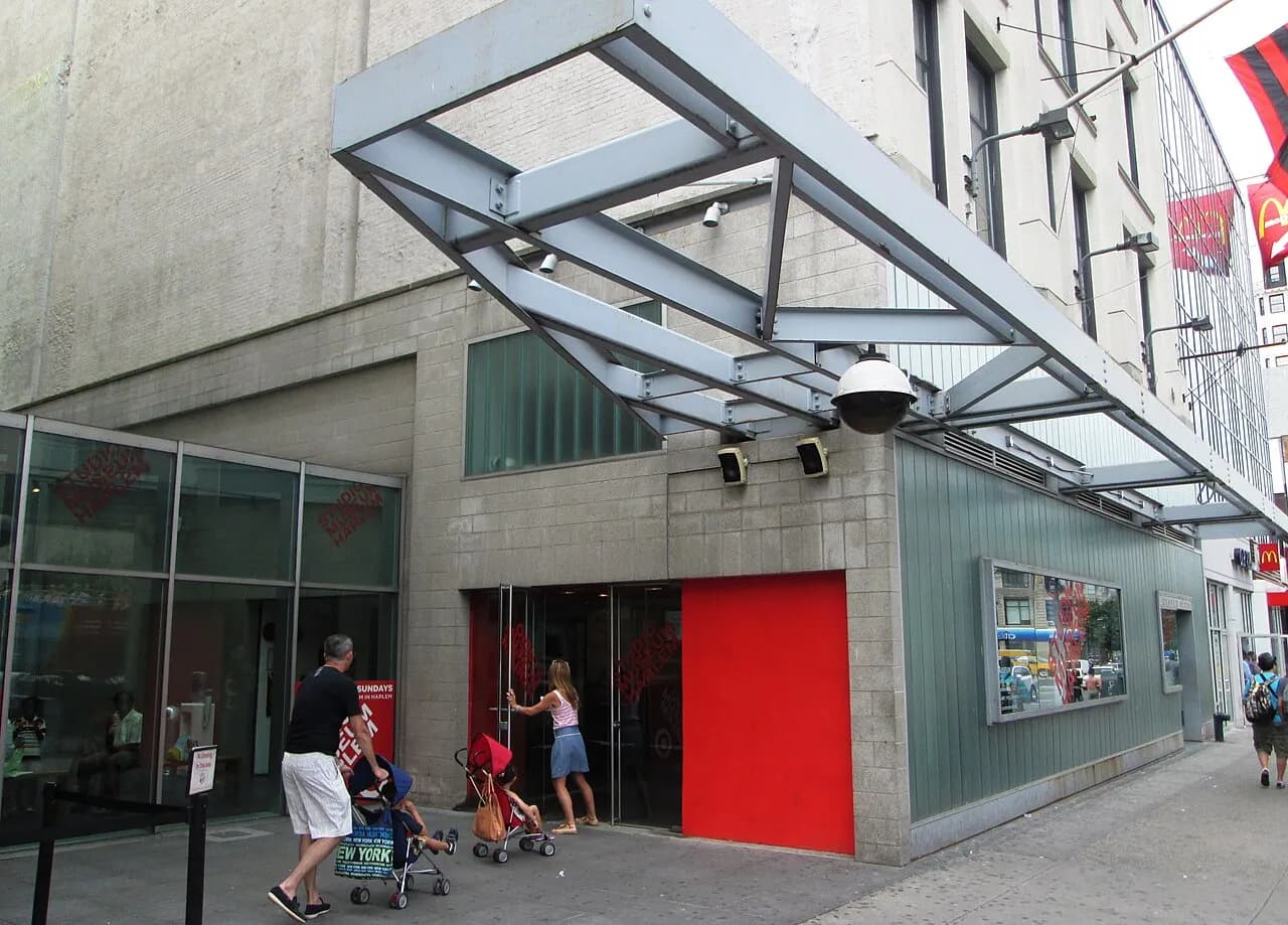 Archival photograph of The Studio Museum in Harlem, New York (2013)