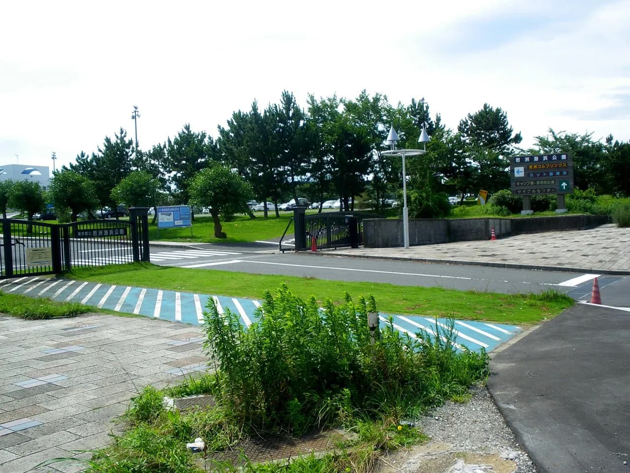 Archival photograph of Wakasu Seaside Park, Tokyo (2009)