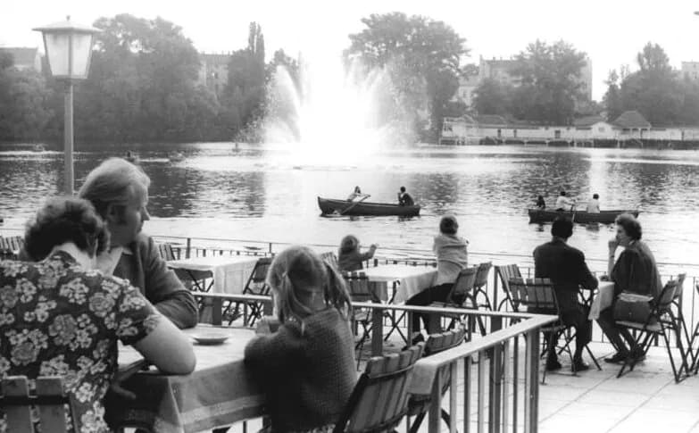 Archivaufnahme: Park am Weißen See