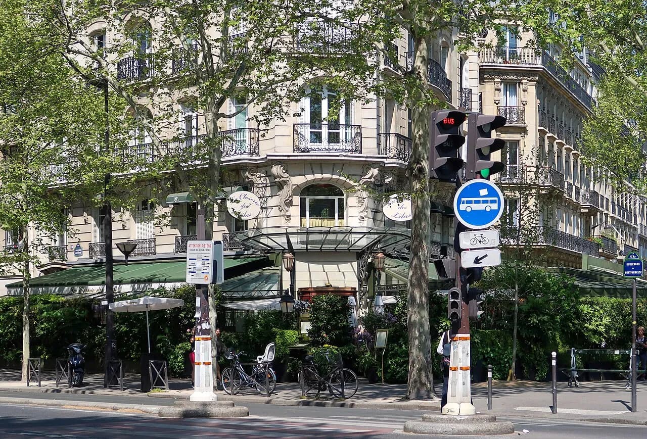 Archival photograph of La Closerie des Lilas, Paris (2019)