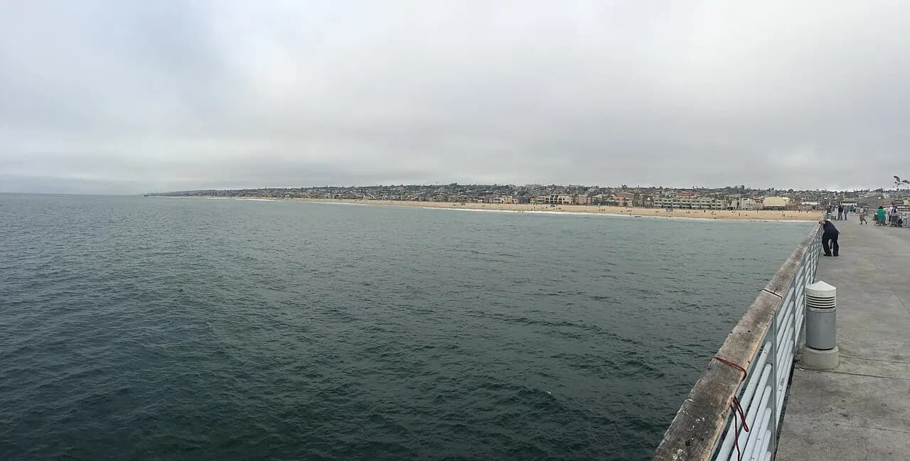 Archival photograph of Hermosa Beach Pier, Los Angeles (2016)