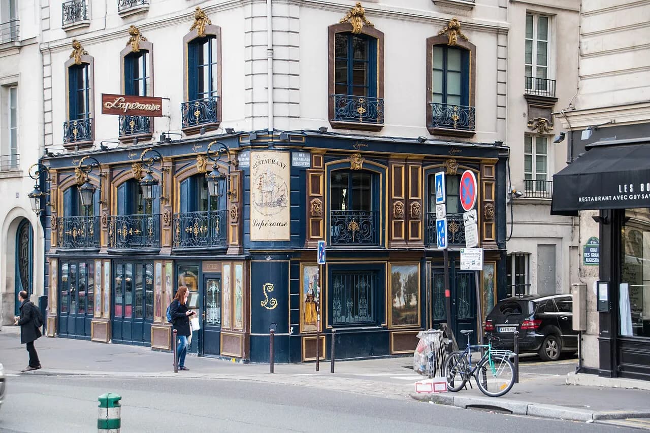 Archival photograph of Lapérouse, Paris (2016)