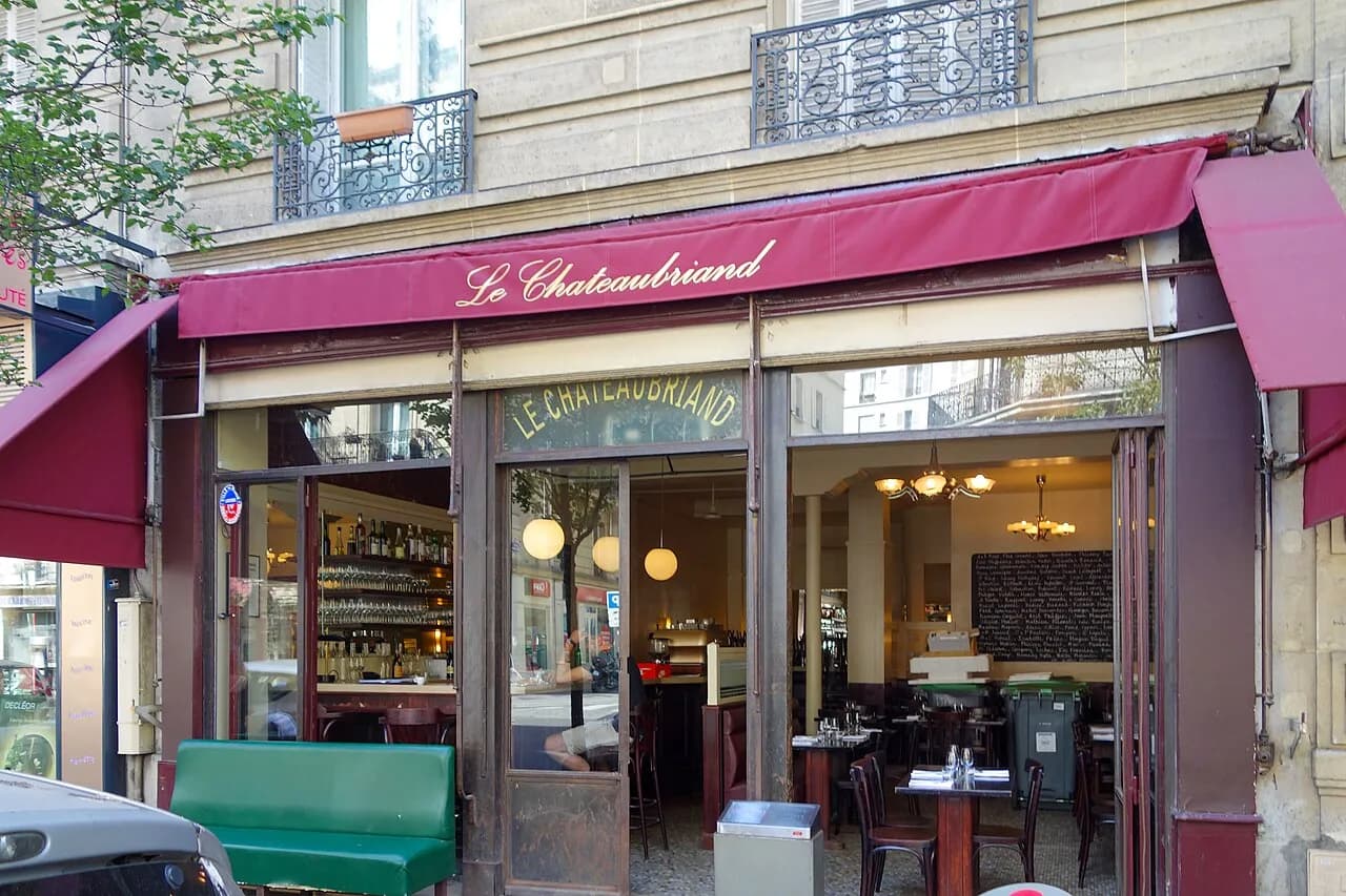 Archival photograph of Le Chateaubriand, Paris (2020)