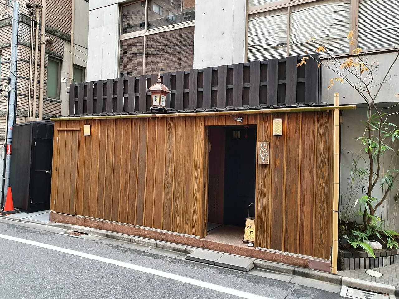 Archival photograph of Azabu Kadowaki, Tokyo (2020)