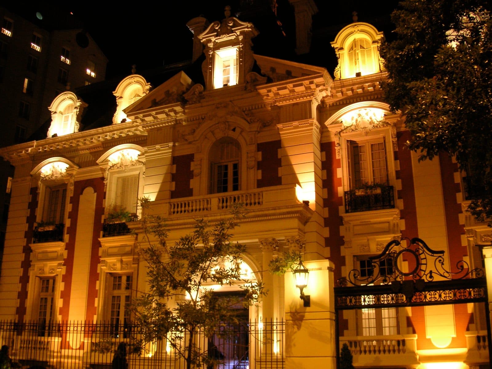 La mansión del Four Seasons Buenos Aires en diciembre de 2006, no el interior de Pony Line