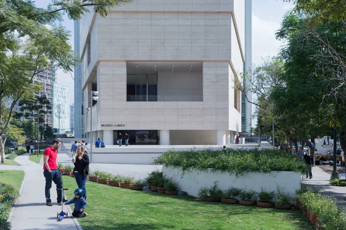 Exterior del Museo Jumex, fotografiado en octubre de 2013
