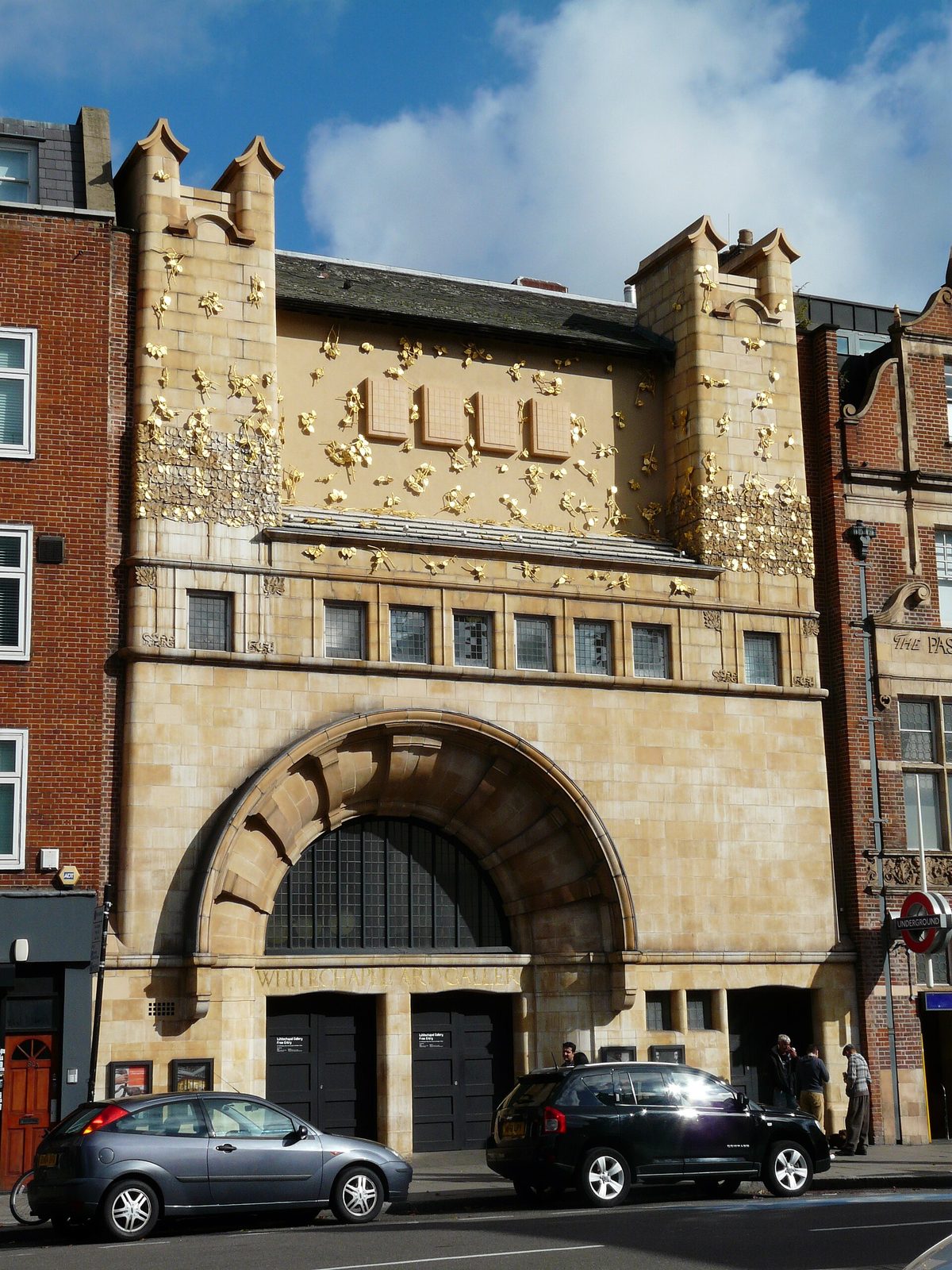 The entrance of Whitechapel Gallery in August 2014