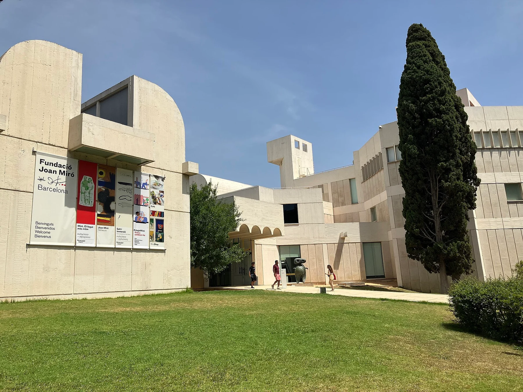 Entrada de la Fundació Joan Miró el juny de 2022
