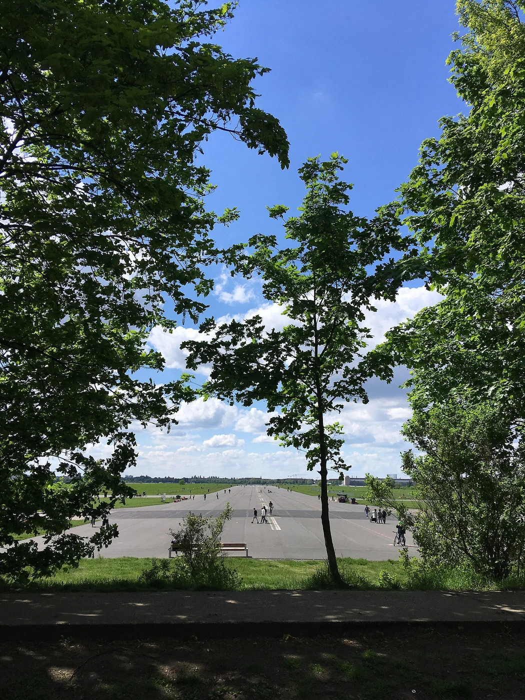 Open space at Tempelhofer Feld in May 2021
