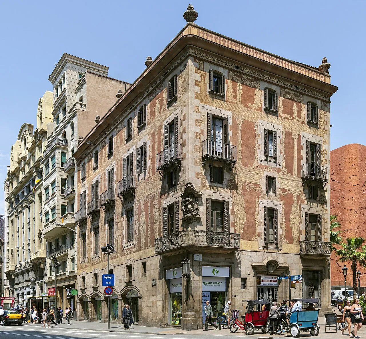 Archival photograph of Casa de la Seda, Barcelona (2018)