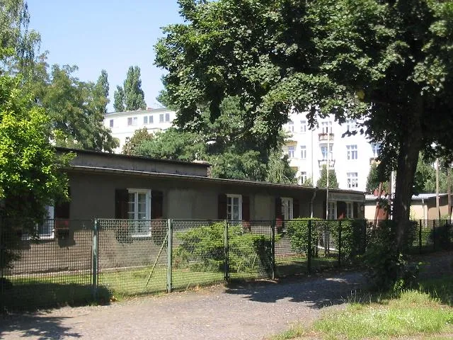 Archival photograph of Dokumentationszentrum NS-Zwangsarbeit, Berlin (2005)
