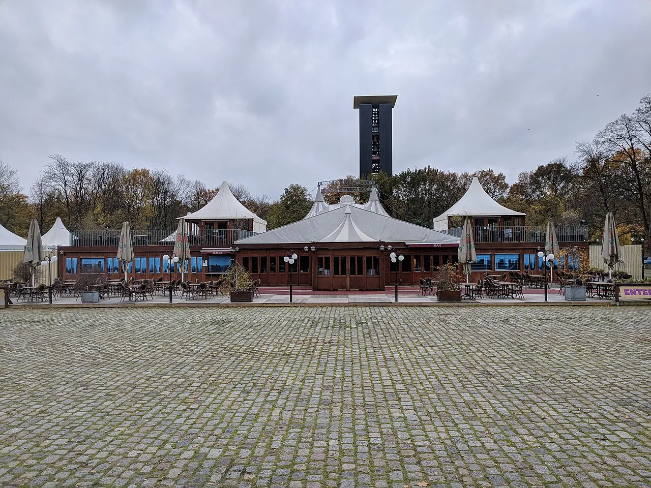 Archival photograph of Tipi am Kanzleramt, Berlin (2017)