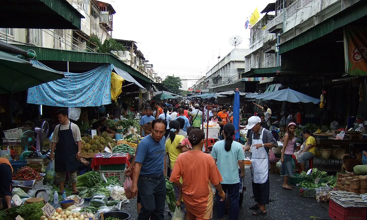 Archival photograph of Khlong Toei Market, Bangkok (2007)