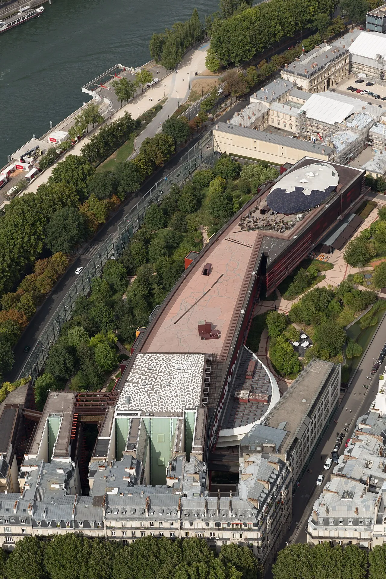 Archival photograph of Musée du quai Branly - Jacques Chirac, Paris (2015)