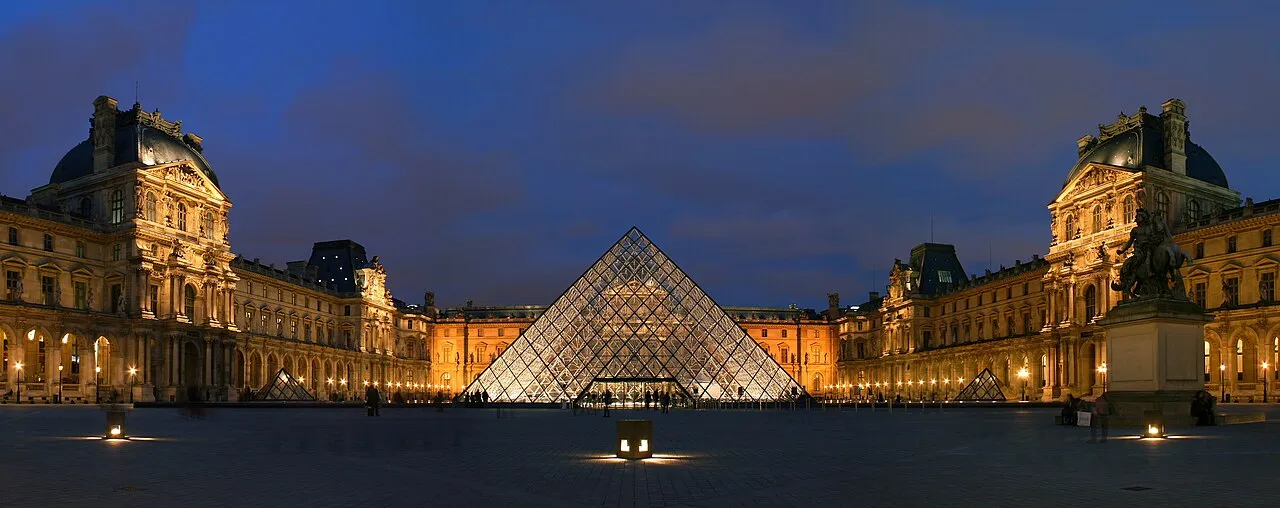 Photographie d’archive : Louvre Museum, Paris (2007)
