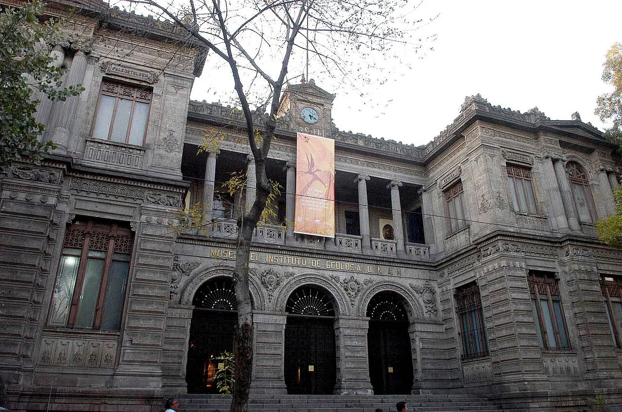 Archival photograph of Museo de Geología de la UNAM, Mexico City (2010)