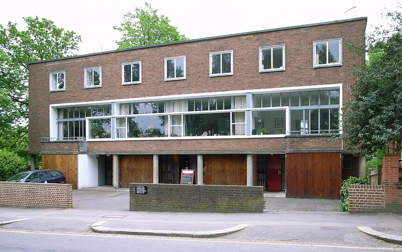 Archival photograph of 2 Willow Road, London (2007)