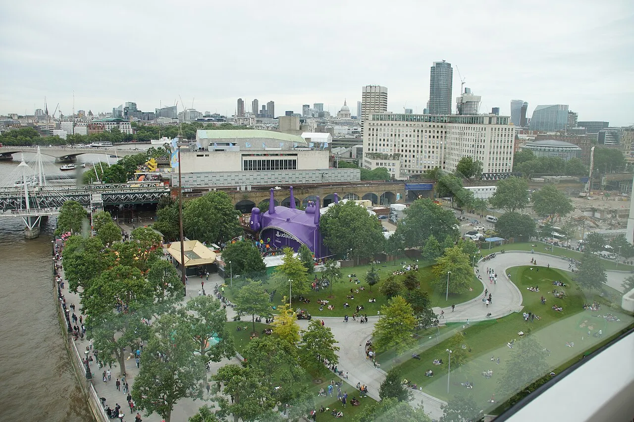 Archival photograph of Jubilee Gardens, London (2016)