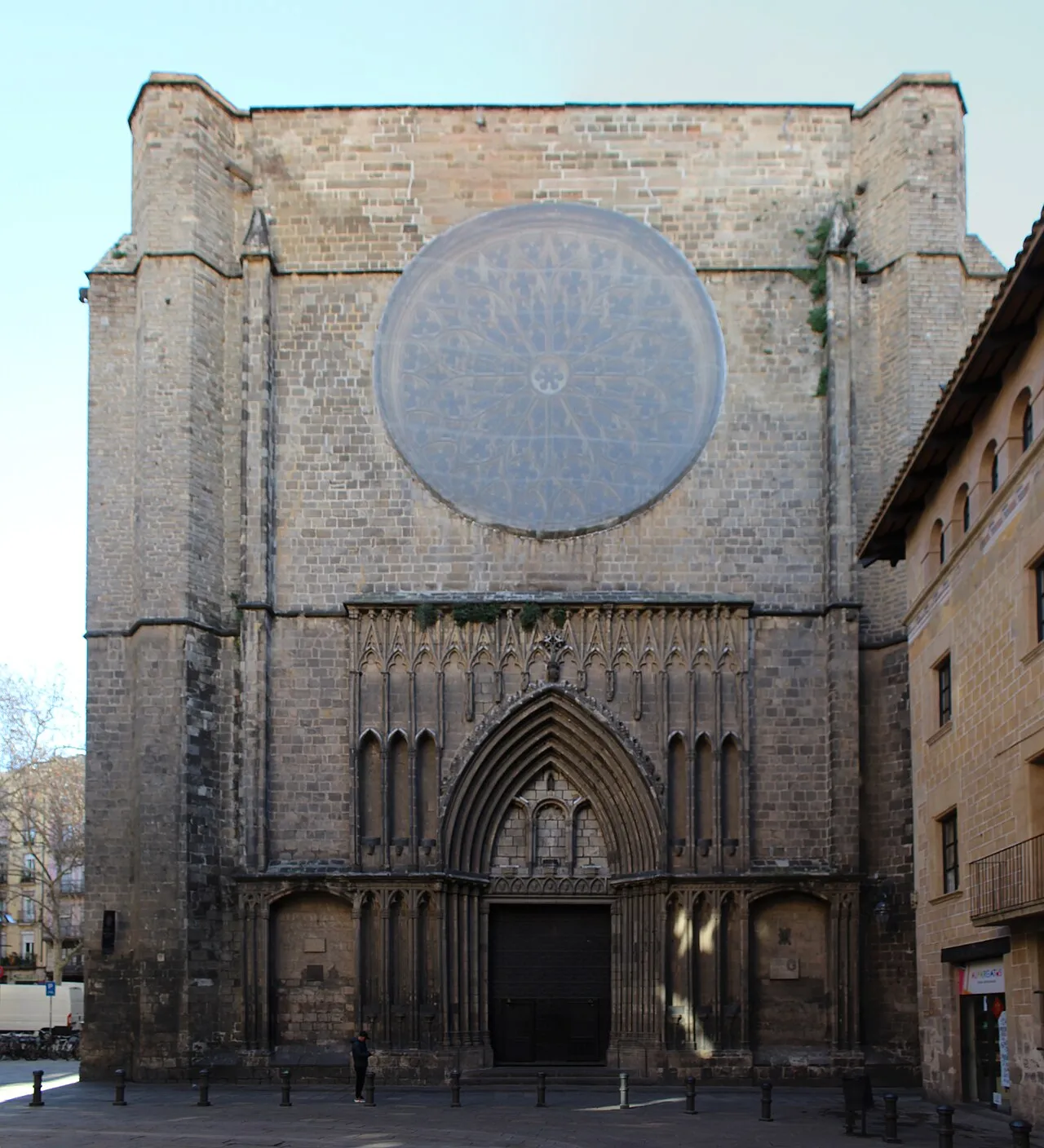 Archival photograph of Basílica de Santa Maria del Pi, Barcelona (2019)
