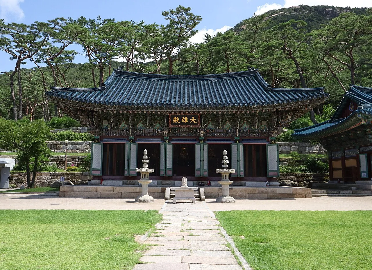 Archival photograph of Jinkwansa Temple, Seoul (2022)