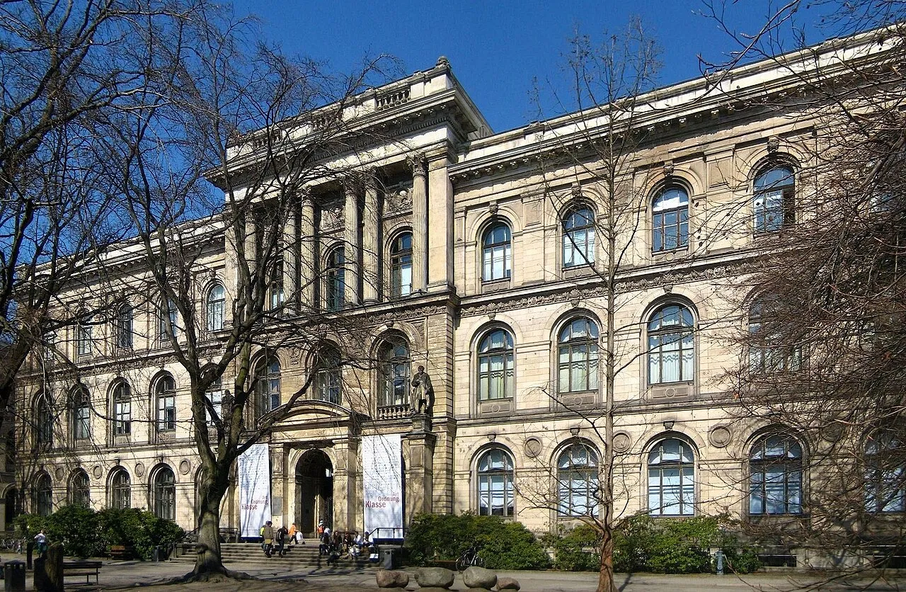 Archival photograph of Museum für Naturkunde, Berlin (2010)