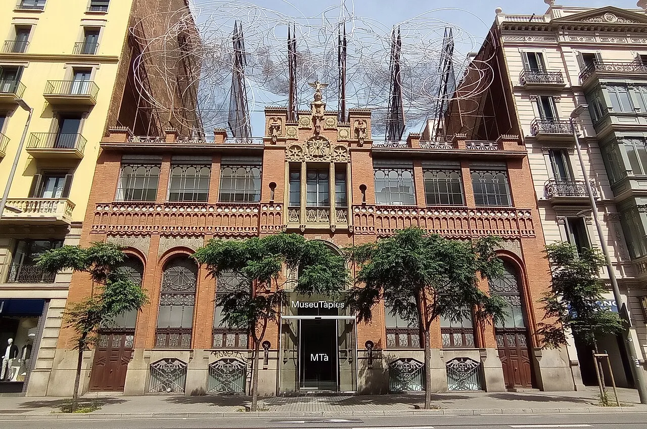 Archival photograph of Museu Tàpies, Barcelona (2025)