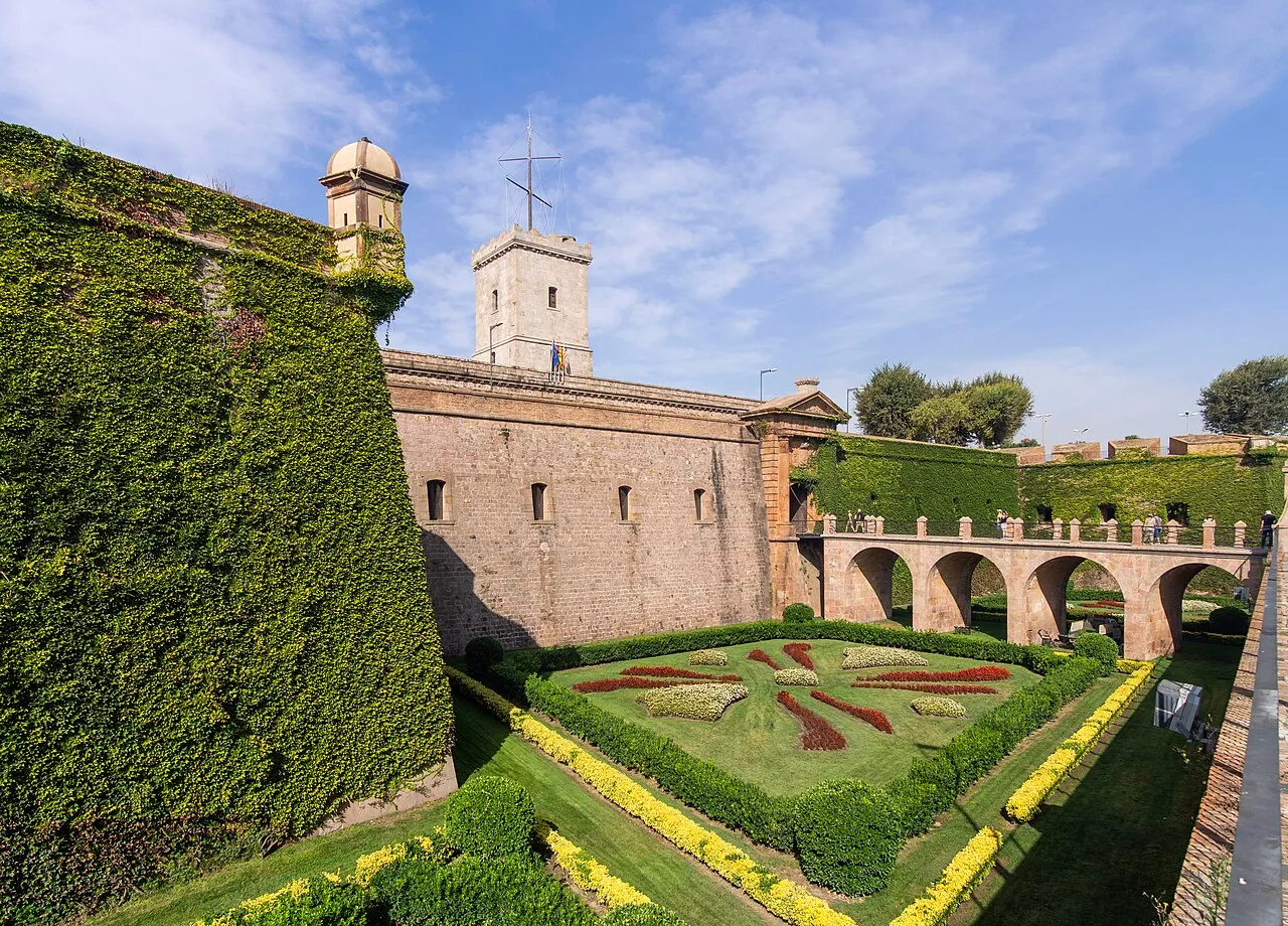 Archival photograph of Castell de Montjuïc, Barcelona (2017)