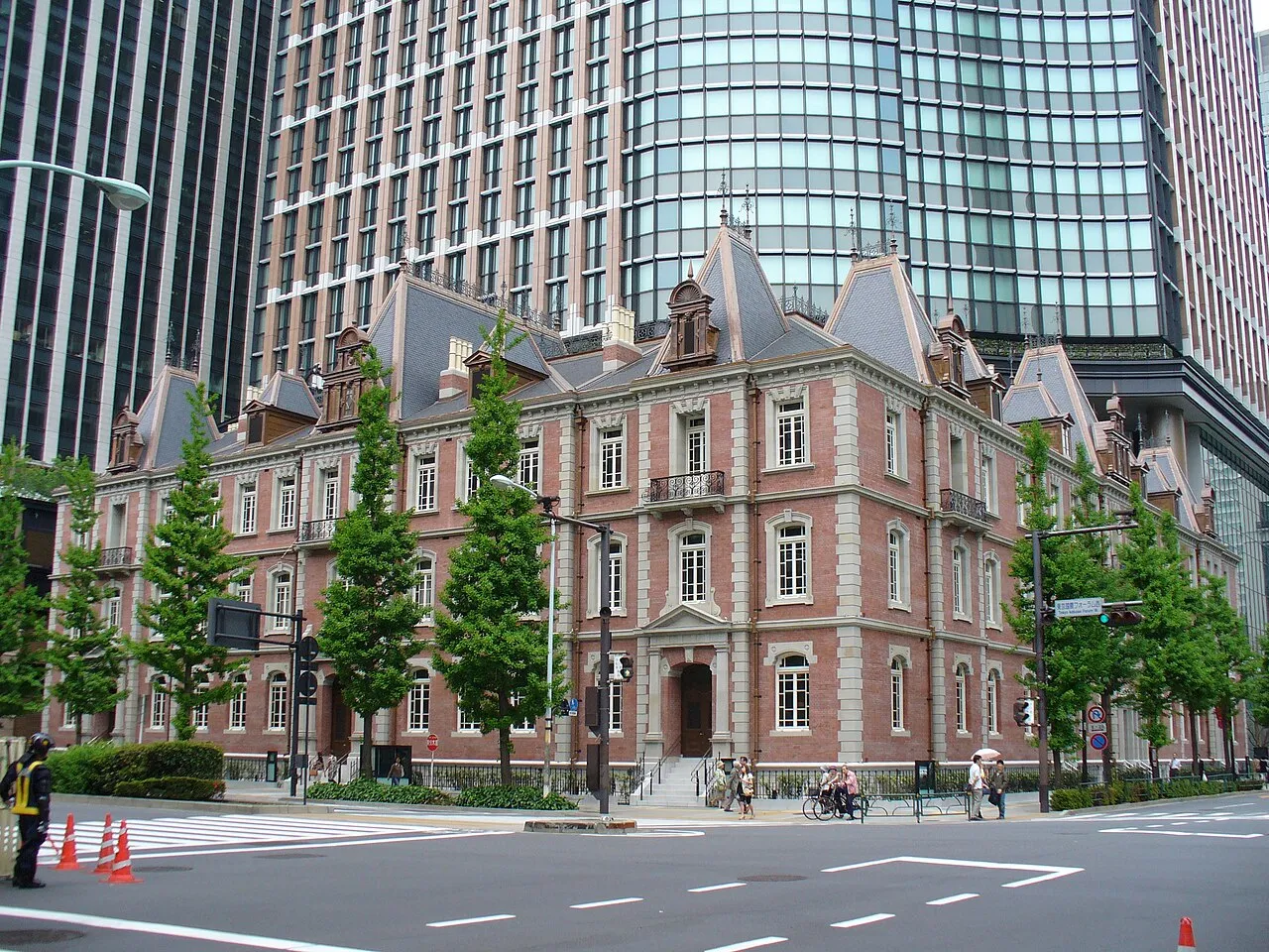 Archival photograph of Mitsubishi Ichigokan Museum, Tokyo (2009)