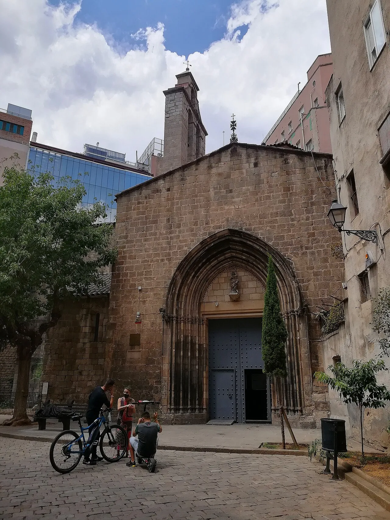 Archival photograph of Monestir de Santa Anna, Barcelona (2021)