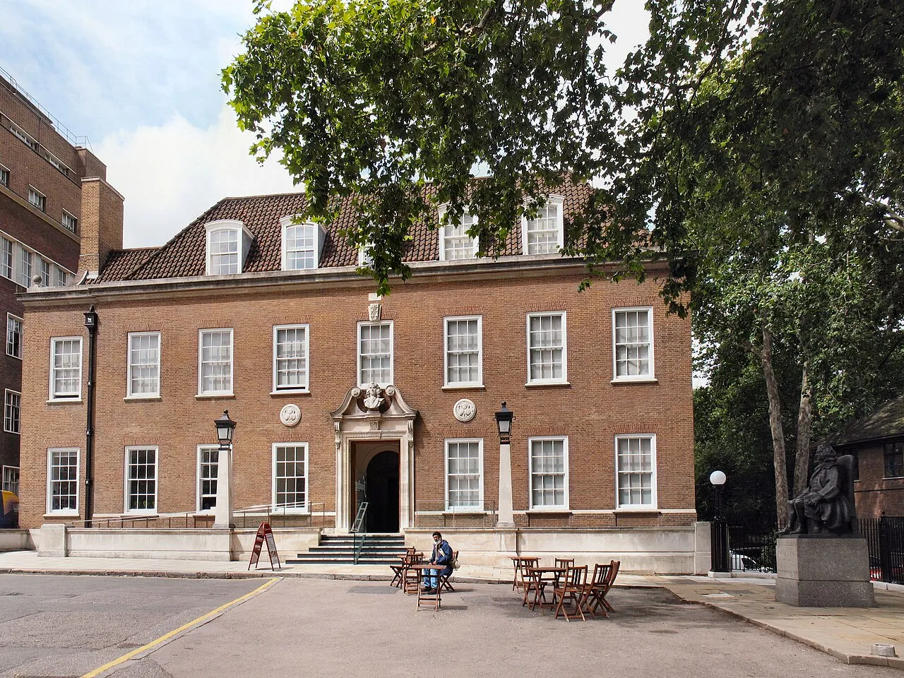 Archival photograph of Foundling Museum, London (2009)
