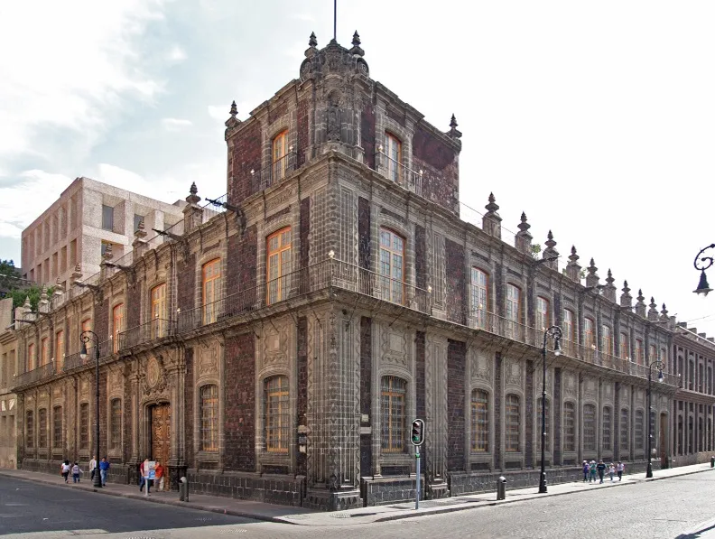 Fotografía de archivo: Palacio de los Condes de San Mateo de Valparaiso