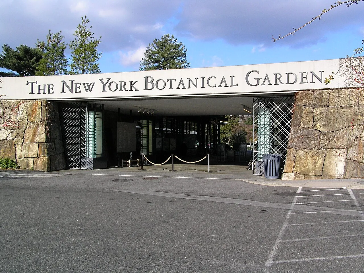 Archival photograph of New York Botanical Garden, New York (2006)