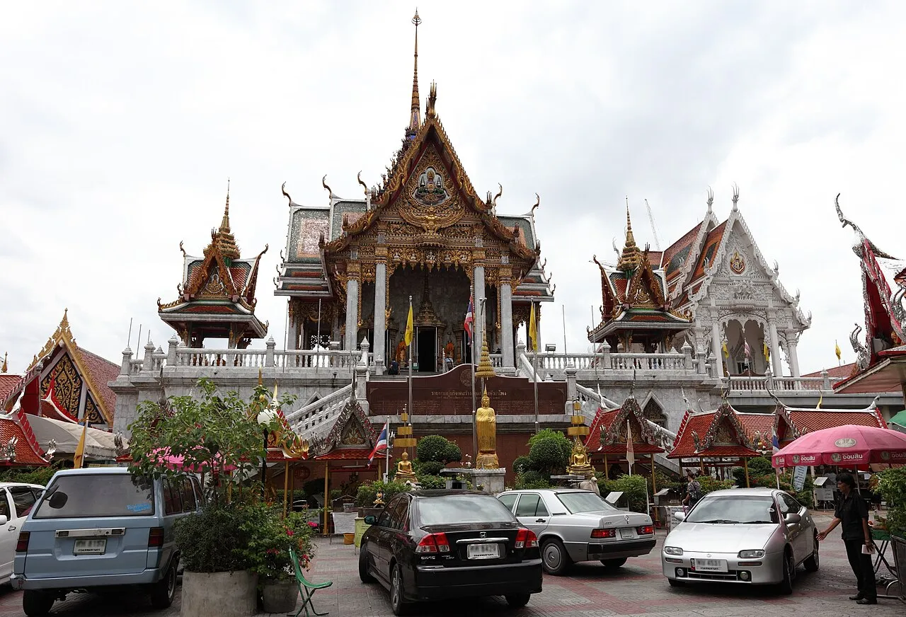 Archival photograph of Wat Hua Lamphong, Bangkok (2010)