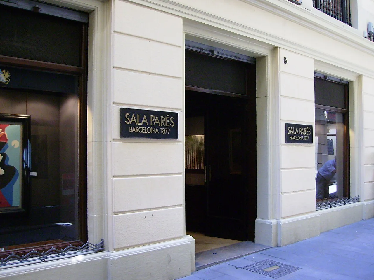 Archival photograph of Sala Parés, Barcelona (2007)