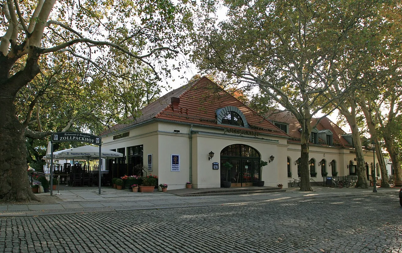Archival photograph of Zollpackhof, Berlin (2018)