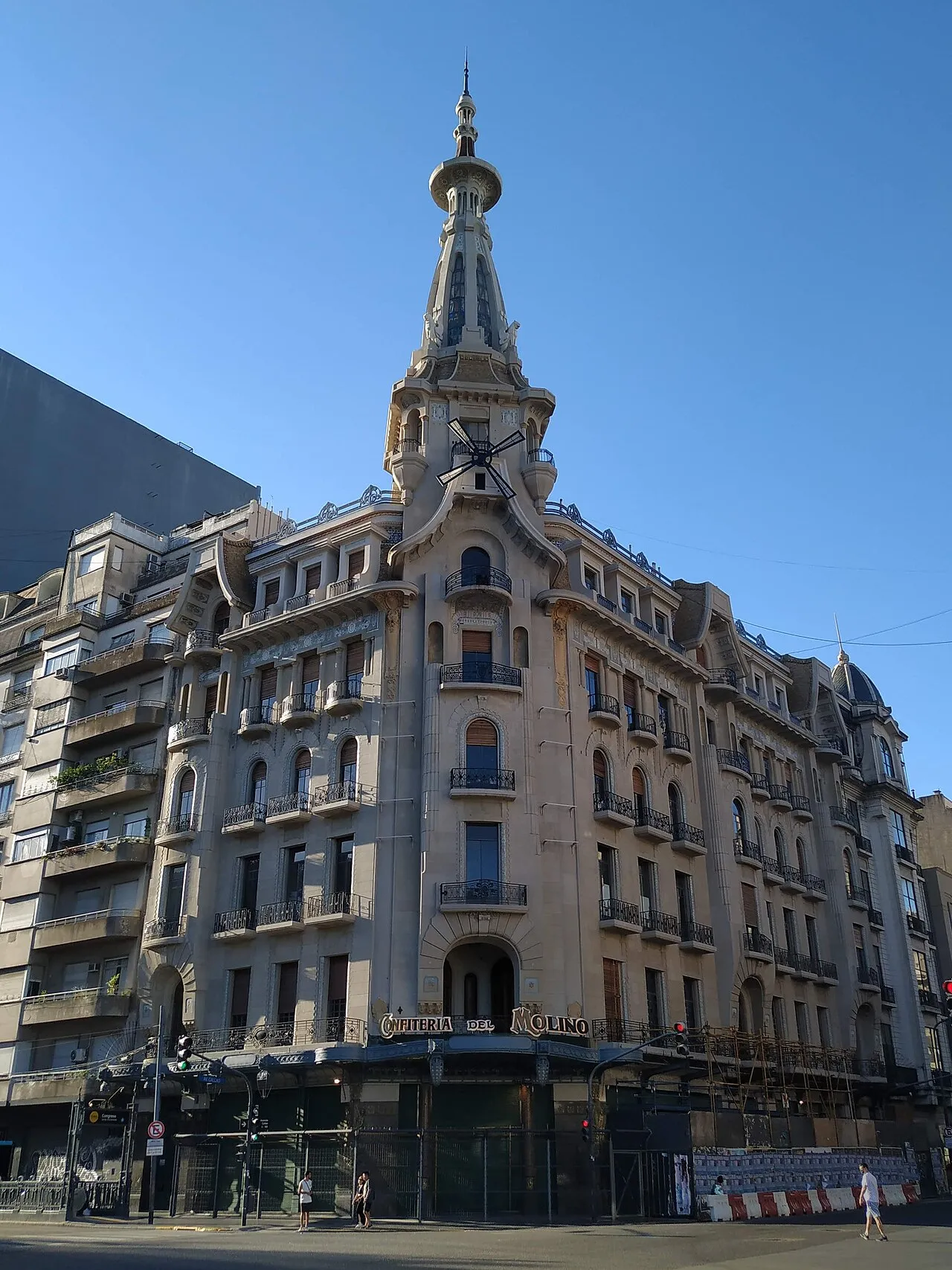 Archival photograph of Confitería del Molino, Buenos Aires (2022)