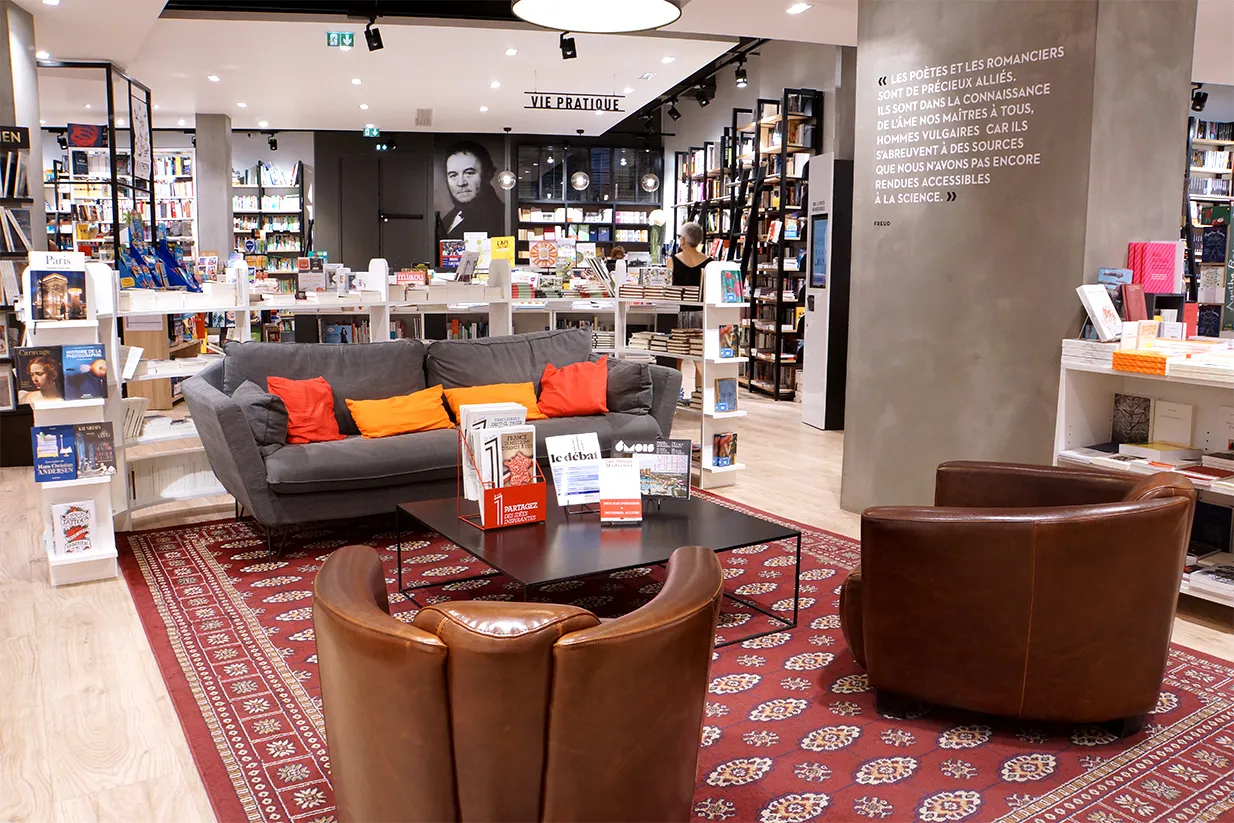 Archival photograph of Librairie Le Divan, Paris (2018)