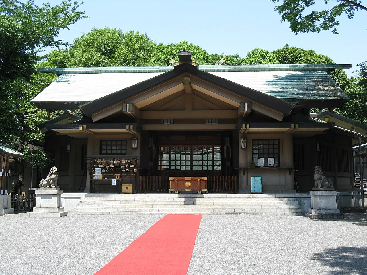 Archival photograph of Tōgō Shrine, Tokyo (2010)