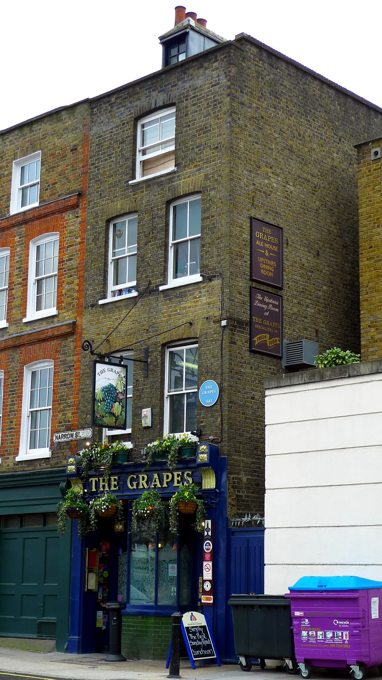 Archival photograph of The Grapes, Limehouse, London (2010)