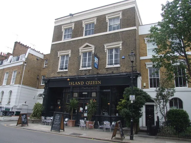 Archival photograph of The Island Queen, London (2009)