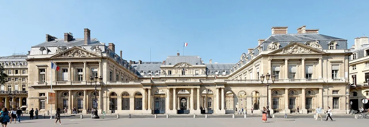 Archival photograph of Domaine national du Palais-Royal, Paris (2006)