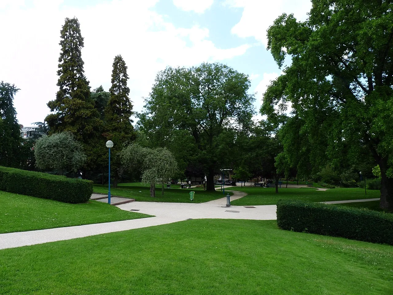 Photographie d’archive : Parc de la Butte-du-Chapeau-Rouge, Paris (2011)