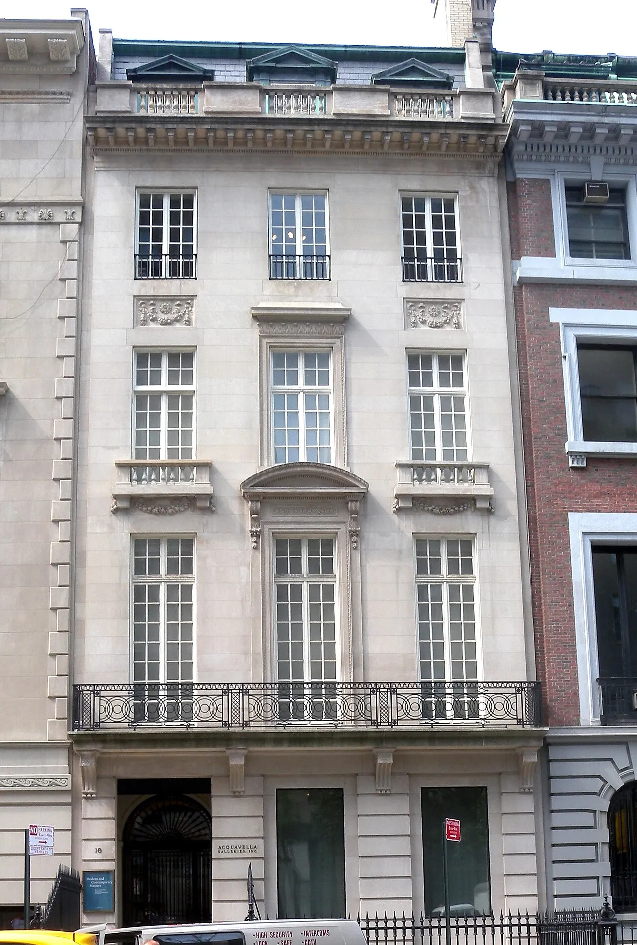 Archival photograph of Acquavella Galleries, New York (2010)