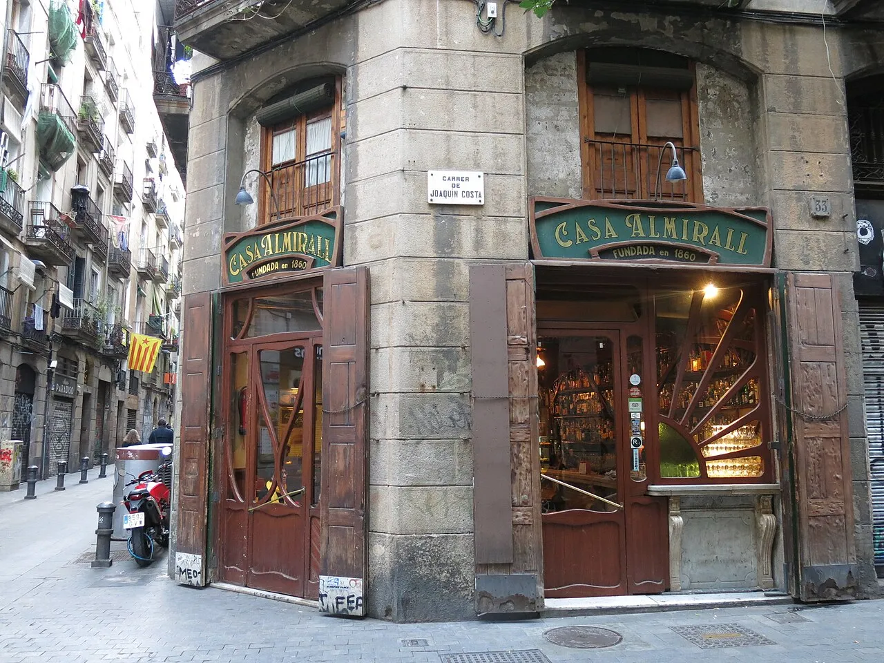 Archival photograph of Casa Almirall, Barcelona (2017)